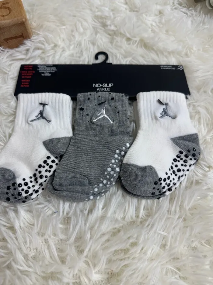 Lot de 3 paires de chaussettes Jordan taille 6-12 mois / 15 - photo numéro 2