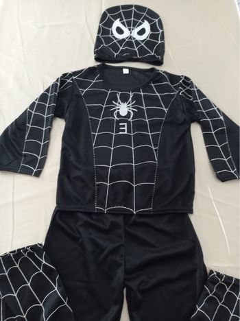 Deguisement spiderman noir et blanc 5-6ans