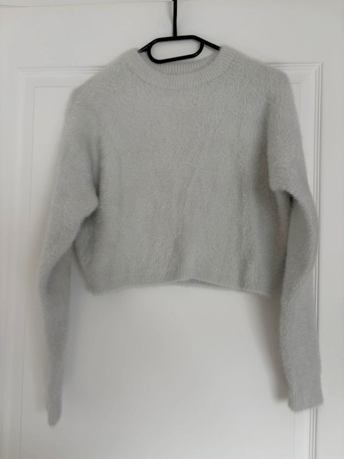 Lot pulls S doux et confortable : Pull gris avec B vert et rose + Pull court blanc - photo numéro 4