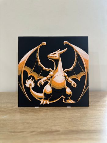 Décoration Dracofeu 20x20cm avec support