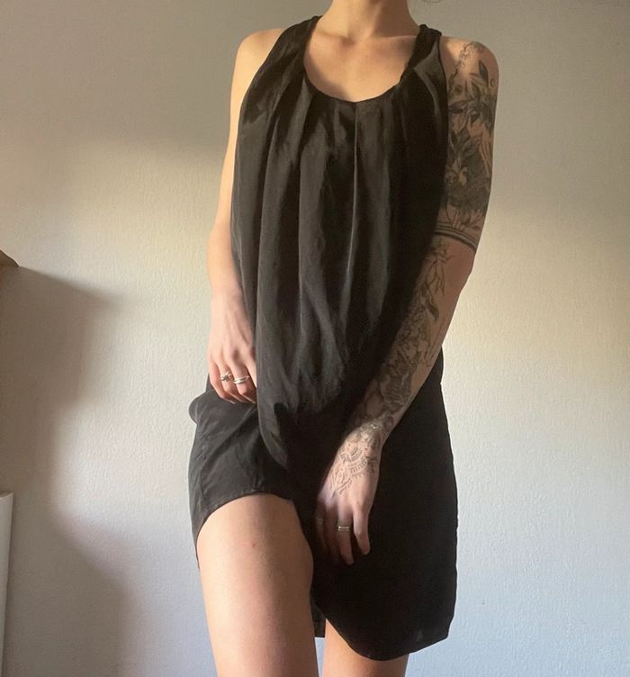Robe noire - photo numéro 2