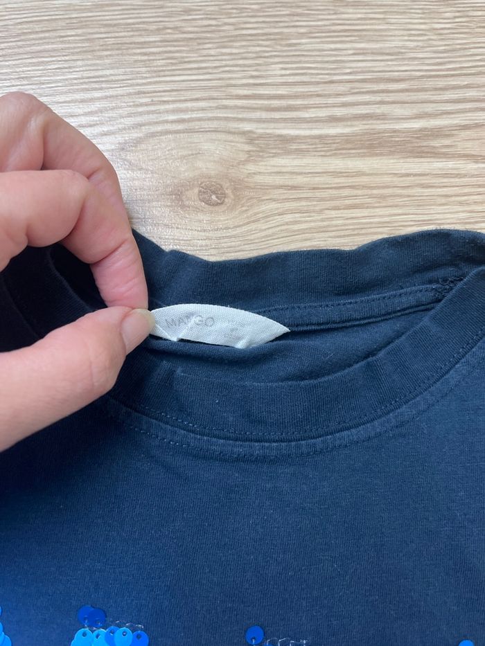 Teeshirt bleu marine à sequins Mango - photo numéro 3