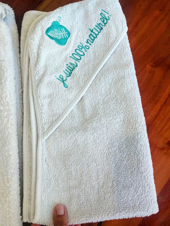 Lot capes et couche de bain bébé - photo numéro 3