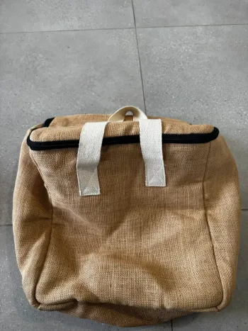 Sac en jute et en cotton, bon état mais des tâches à l'intérieur, 35x36cm