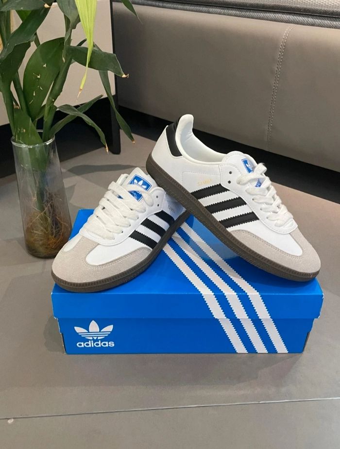 Nouveau Adidas Originais Samba Noir et Blanc - Taille 39 - photo numéro 4