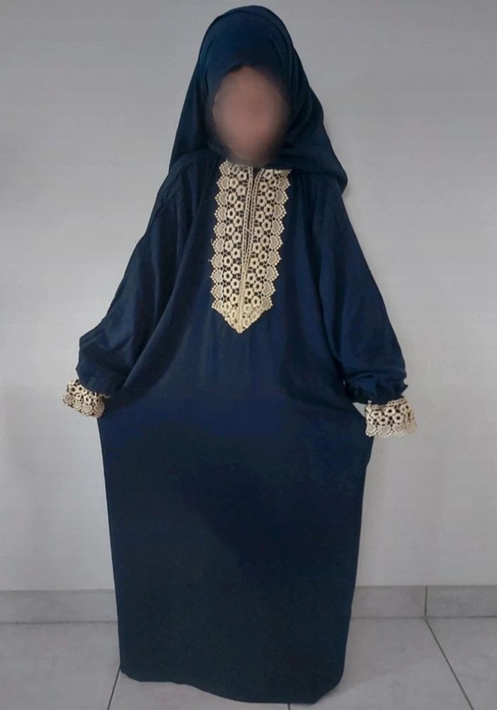 Robe de prière fille bordeaux Neuve - photo numéro 2