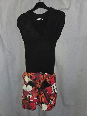 Robe noir et fleurs promod