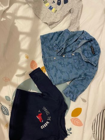 Lot gilet en jean avec deux pull coton