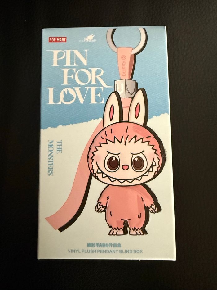 Pin for love labubu boîte bleue