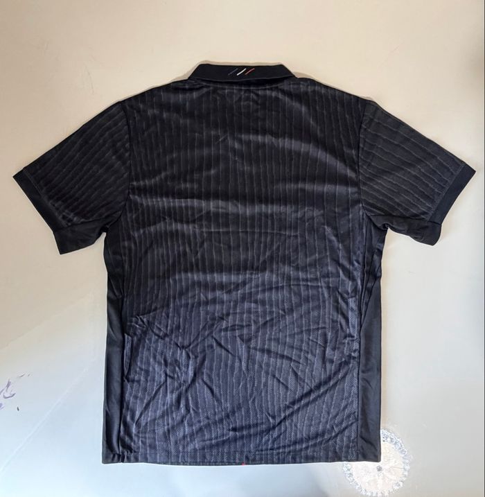 Maillot de foot noir et rouge – NEUF avec étiquette - photo numéro 2