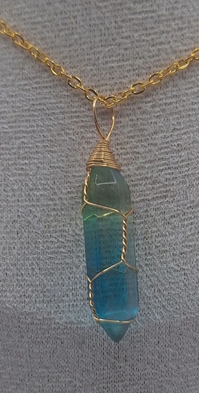 Collier pierre entourée de fil de fer - photo numéro 2