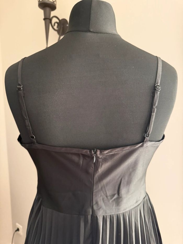 Robe noire plissée - photo numéro 3