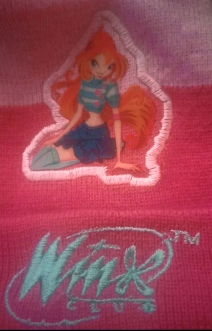 Bonnet rose "Winx Club" 4/5 ans neuf - photo numéro 4