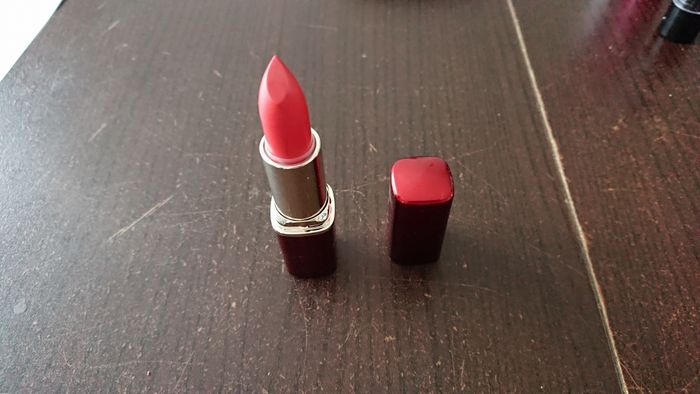 Rouge à lèvres neuf