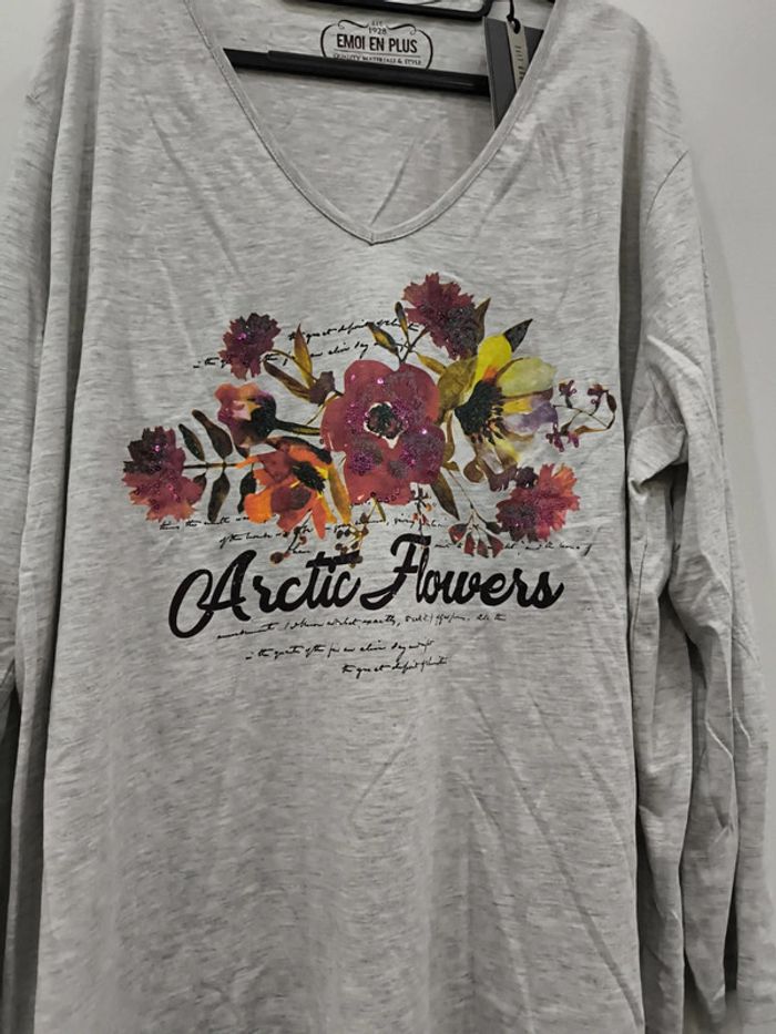 T-shirt manches longues fleurs taille 54 56 emoi en plus - photo numéro 2