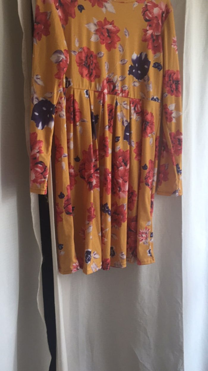Robe à fleurs - photo numéro 4