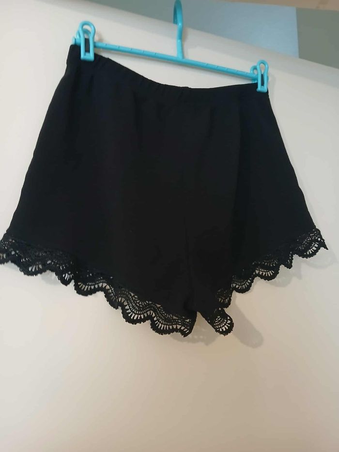 Short noir
