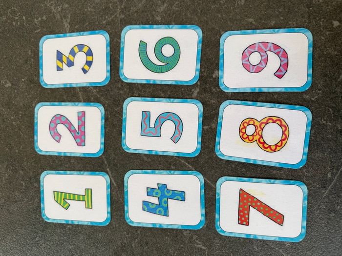 Cartes plastifiées pour apprendre à compter multicolore