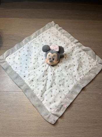 Doudou Minnie disney baby neuf sans étiquette