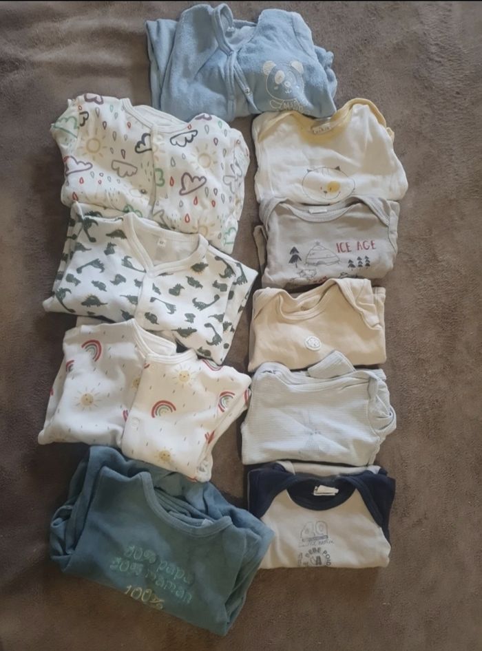 Pyjamas et bodys 3m