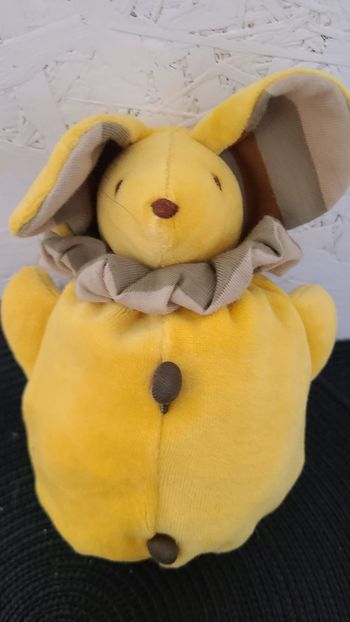 doudou souris jaune boule bouton marron