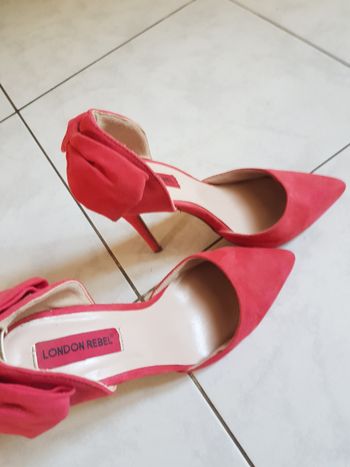 Chaussure avec noeuds