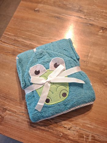 Peignoir bain enfant crocodile neuf 