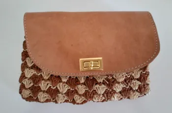 Pochette en raphia et cuir neuve