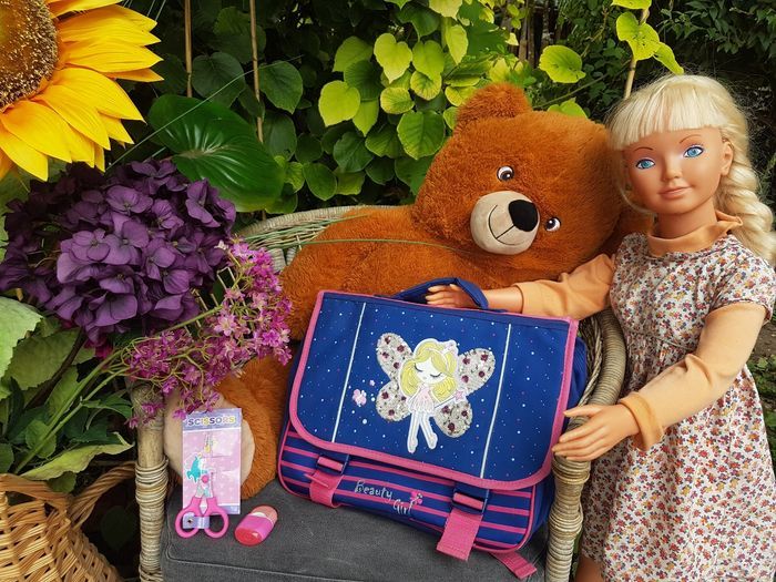 Cartable 38 cmBeauty girl fée papillon danseuse princesse à sequins + trousse assortie fuchsia
+ journal intime + ciseaux + gomme taille crayon à réservoir + surligneur arc en ciel 5 en 1
+ big pack Bic - photo numéro 2