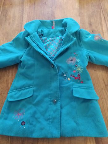 Beau Manteau avec fleurs brodées