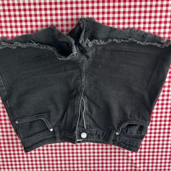 Short noir