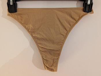 Joli string Etam camel