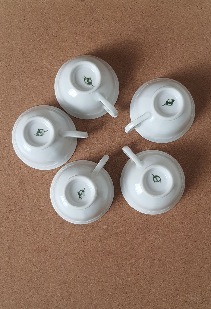 Lot de 5 tasses blanches porcelaine Damart - photo numéro 6