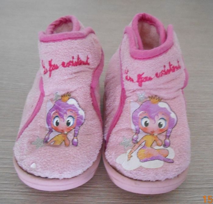 Chaussons fille pointure 20/ 12-15 mois