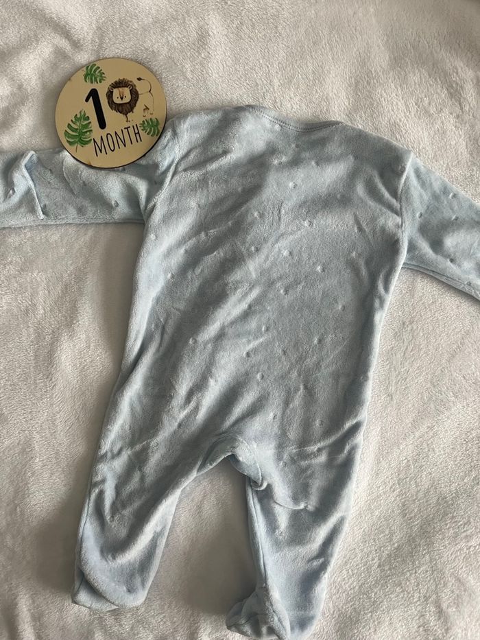 Pyjama bleu Primark 1 mois - photo numéro 3