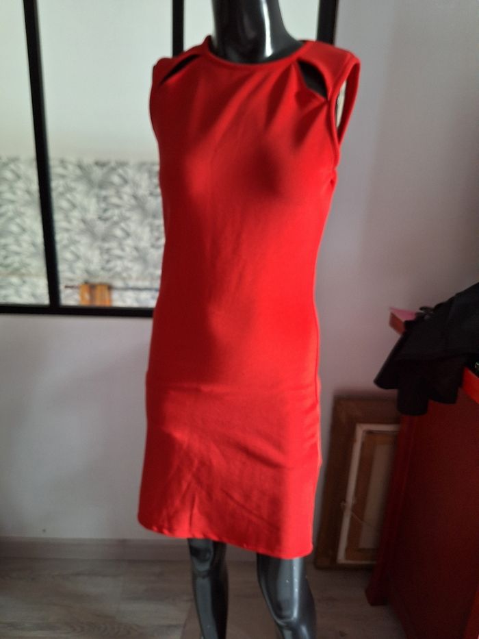 Robe rouge droite jennyfer 36