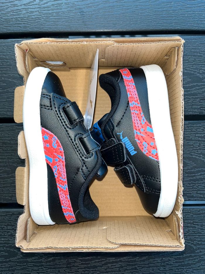 Baskets Sneakers Enfants Puma Neuves Taille 21 - photo numéro 2