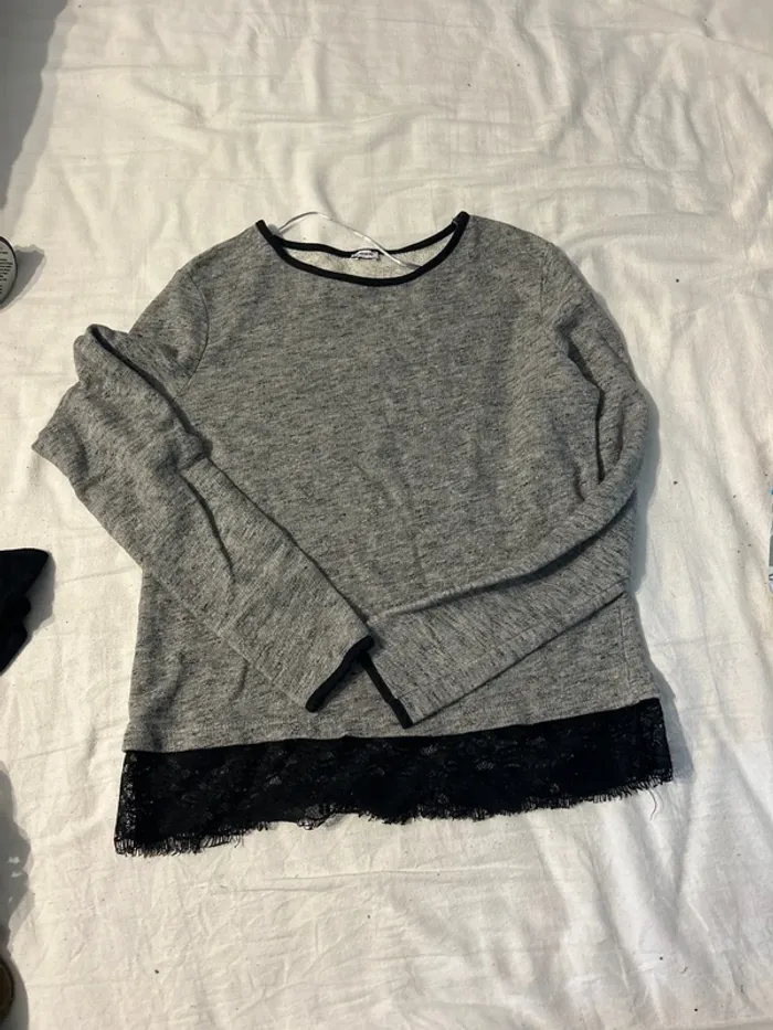 Pull dentelle