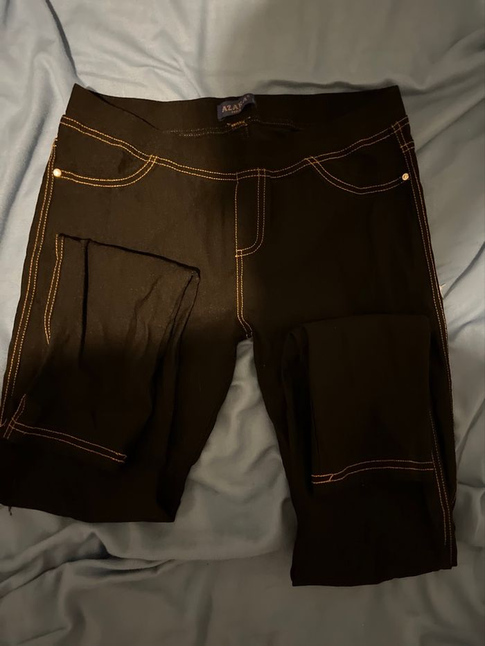 Pantalon en jean taille L en très bon état - photo numéro 2