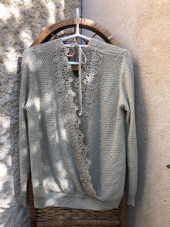 Pull ouvert dans le dos  bachelorette - photo numéro 4