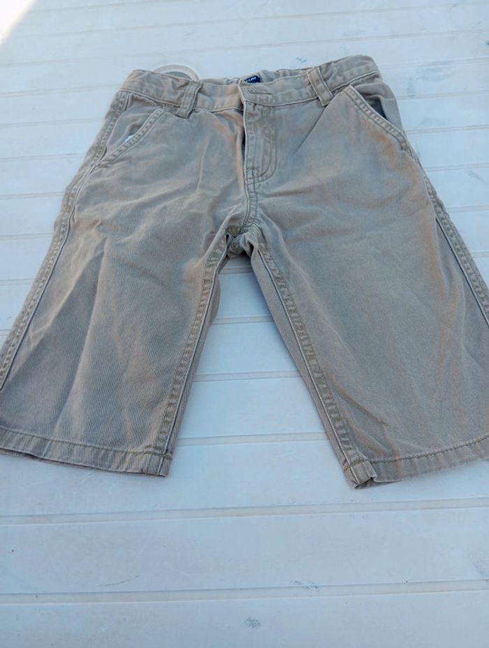 Short beige de taille 8 ans et de marque Kiabi