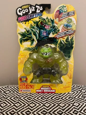 Heroes Of Goo Jit Zu - figurine Goo Shifters Rock Jaw modèle jaune - 4 ans et +