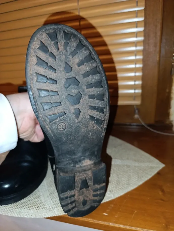 Jolies bottes en cuir véritable les Tropéziennes taille 38 - photo numéro 9