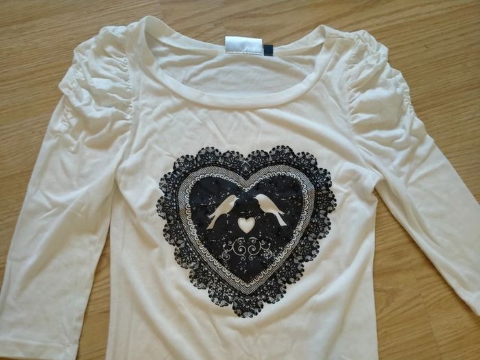 Haut blanc . Coeur oiseau. Femme. K.woman. taille 38 - photo numéro 3