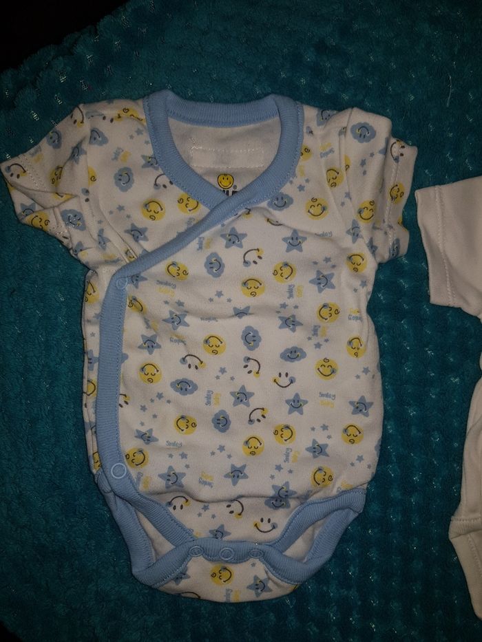 2 bodys manches courtes - photo numéro 4