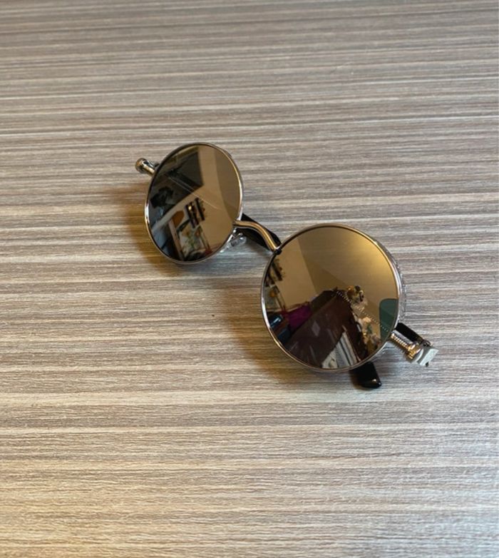 Lunettes de soleil neuves - photo numéro 2