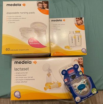 Lot Medela pour allaitement / tire allaitement