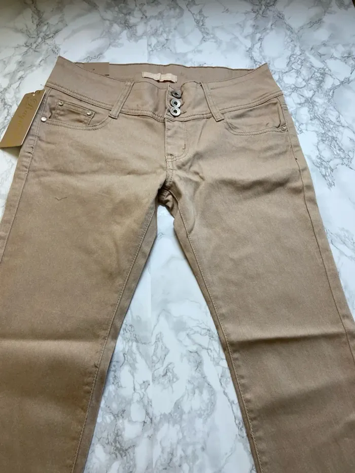 Jean femme beige taille basse – Taille 42 – Neuf - photo numéro 3