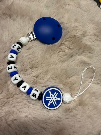 Attache tétine Yamaha