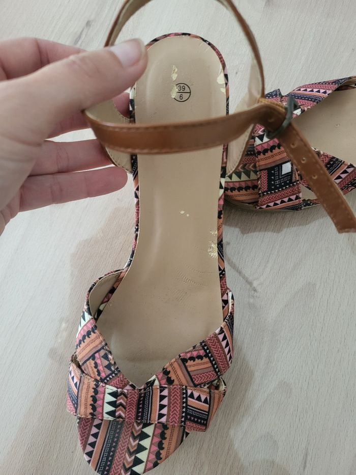 Chaussures Taille 39 - photo numéro 3